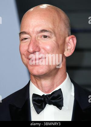 (FILE) Jeff Bezos et Lauren Sanchez sont mariés ! Ils ont noué le nœud lors d'une cérémonie de cravate noire sur l'île de San Giorgio Maggiore à Venise, en Italie, le vendredi 27 juin 2025. BEVERLY HILLS, LOS ANGELES, CALIFORNIE, États-Unis - MARS 04 : entrepreneur et fondateur américain, président exécutif et ancien président et PDG d'Amazon Jeff Bezos arrive à la Vanity Fair Oscar Party 2018 qui s'est tenue au Wallis Annenberg Center for the Performing Arts le 4 mars 2018 à Beverly Hills, Los Angeles, Californie, États-Unis. (Photo de Xavier Collin/image Press Agency) Banque D'Images