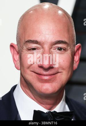 (FILE) Jeff Bezos et Lauren Sanchez sont mariés ! Ils ont noué le nœud lors d'une cérémonie de cravate noire sur l'île de San Giorgio Maggiore à Venise, en Italie, le vendredi 27 juin 2025. BEVERLY HILLS, LOS ANGELES, CALIFORNIE, États-Unis - FÉVRIER 26 : entrepreneur et fondateur américain, président exécutif et ancien président et PDG d'Amazon Jeff Bezos arrive à la Vanity Fair Oscar Party 2017 qui s'est tenue au Wallis Annenberg Center for the Performing Arts le 26 février 2017 à Beverly Hills, Los Angeles, Californie, États-Unis. (Photo de Xavier Collin/image Press Agency) Banque D'Images