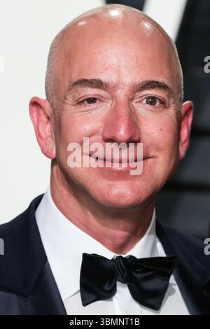 (FILE) Jeff Bezos et Lauren Sanchez sont mariés ! Ils ont noué le nœud lors d'une cérémonie de cravate noire sur l'île de San Giorgio Maggiore à Venise, en Italie, le vendredi 27 juin 2025. BEVERLY HILLS, LOS ANGELES, CALIFORNIE, États-Unis - FÉVRIER 26 : entrepreneur et fondateur américain, président exécutif et ancien président et PDG d'Amazon Jeff Bezos arrive à la Vanity Fair Oscar Party 2017 qui s'est tenue au Wallis Annenberg Center for the Performing Arts le 26 février 2017 à Beverly Hills, Los Angeles, Californie, États-Unis. (Photo de Xavier Collin/image Press Agency) Banque D'Images