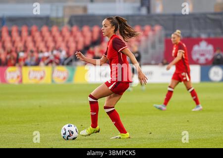 Toronto, Canada. 27 juin 2025. Julia Grosso #7 du Canada lors du match amical international féminin entre le Canada et le Costa Rica à BMO Field. Le 27 juin 2025 à Toronto, Canada. (Photo de Leonardo Ramirez/ Eyepix Group/SIPA USA) crédit : SIPA USA/Alamy Live News Banque D'Images