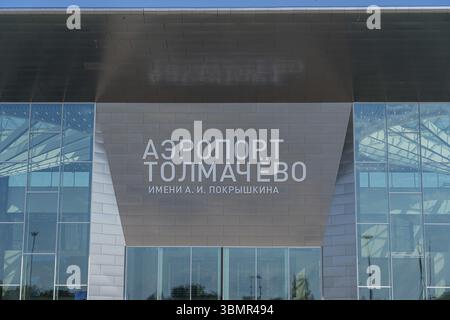 Aéroport de Novosibirsk Tolmachevo est situé dans la ville de OB, à 16 kilomètres (9,9 mi) à l'ouest du centre de Novosibirsk, un secteur industriel et scientifique c Banque D'Images
