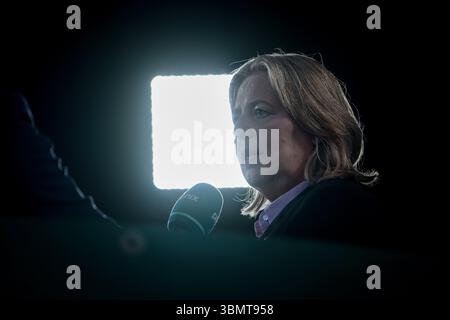 28 juin 2025, Berlin : Bärbel Bas (SPD), ministre fédéral du travail et des Affaires sociales et présidente du parti SPD, assiste à la conférence fédérale du parti SPD. Lors de la conférence du parti, le SPD a l'intention d'élire un nouveau comité exécutif et de lancer un processus de programme. Photo : Kay Nietfeld/dpa Banque D'Images