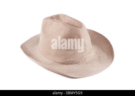 C'est un chapeau tissé isolé sur blanc. Banque D'Images