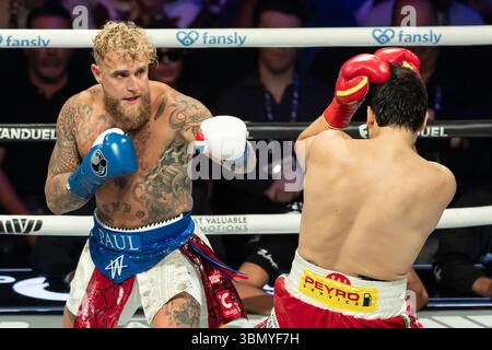 Anaheim, États-Unis. 28 juin 2025. Jake Paul combat Julio Cesar Chavez Jr. au Honda Center à Anaheim, CA le 28 juin 2025. (Photo de Corine Solberg/Sipa USA) crédit : Sipa USA/Alamy Live News Banque D'Images