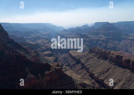Vue sur le fleuve Colorado, Grand Canyon, États-Unis Banque D'Images