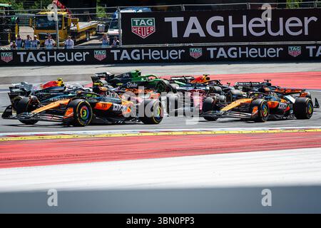 Spielberg, Autriche. 29 juin 2025. Les pilotes prennent le départ du Grand Prix de F1 d'Autriche qui se tient au Red Bull Ring. Crédit : SOPA images Limited/Alamy Live News Banque D'Images