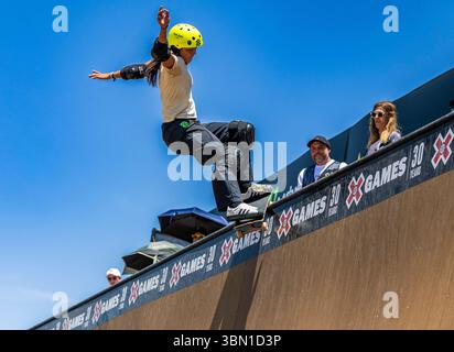 Juin 28 2025 Salt Lake City UT U.S.A. Skater Raicca Ventura en compétition dans la finale Xgames Womens Skateboard Vert au Utah State Fairpark Salt Lake City UT. Thurman James/CSM Banque D'Images