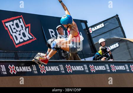 Juin 28 2025 Salt Lake City UT U.S.A. Skater Bryce Wettstein en compétition dans la finale Xgames Womens Skateboard Vert au Fairpark Salt Lake City UT de l'Utah State. Thurman James/CSM Banque D'Images