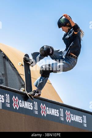 Juin 28 2025 Salt Lake City UT U.S.A. Skater Ashi Kaihara en compétition dans la finale Xgames Womens Skateboard Vert au Utah State Fairpark Salt Lake City UT. Thurman James/CSM Banque D'Images