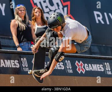 Juin 28 2025 Salt Lake City UT U.S.A. Skater Jada Ward en compétition dans la finale Xgames Womens Skateboard Vert au Utah State Fairpark Salt Lake City UT. Thurman James/CSM Banque D'Images