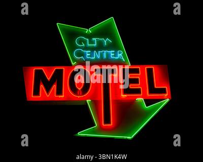 Le néon vintage pour le City Center Motel est toujours opérationnel à Medford, Oregon, États-Unis Banque D'Images