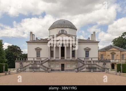 Londres, Royaume-Uni - 28 juin 2025 - Un magnifique de Chiswick House est une architecture néo-palladienne avec des formes classiques, la symétrie, la proportion et Banque D'Images