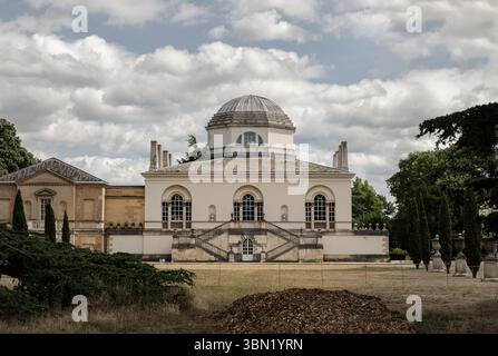 Londres, Royaume-Uni - 28 juin 2025 - Un pittoresque de Chiswick House est une architecture néo-palladienne avec des formes classiques, la symétrie, la proportion et Banque D'Images