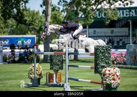 Calgary, Alberta, Canada, 29 juin 2025. Mathew Simpson (GBR) Riding Daniel - The Pan American, Spruce Meadows Masters, - AON Grand Prix - Credit : Peter Llewellyn/Alamy Live News Banque D'Images