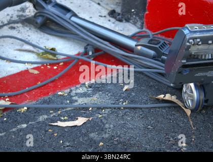 aspirateur laissé à la poubelle Banque D'Images