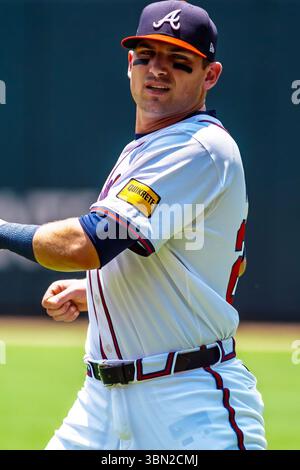 Marietta, GA, États-Unis. 29 juin 2025. Austin Riley (27), troisième base des Braves d'Atlanta, se prépare à jouer contre les Phillies de Philadelphie en visite à Marietta, Géorgie, États-Unis. Les Phillies en visite gagnent la partie, 2-1. (Crédit image : © Walter G. Arce Sr./ASP via ZUMA Press Wire) USAGE ÉDITORIAL SEULEMENT ! Non destiné à UN USAGE commercial ! Banque D'Images