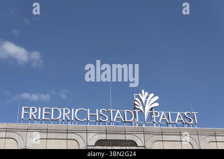 Friedrichstadt-Palast lettering, théâtre de revue à Berlin-Mitte, Berlin, Allemagne, Europe Banque D'Images