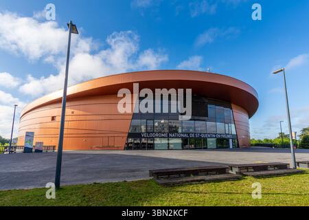 Vue extérieure du vélodrome national de Saint-Quentin-en-Yvelines, situé à Montigny-le-Bretonneux, France, dans le département français des Yvelines Banque D'Images