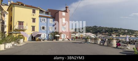 Piran, Slovénie - 29 août 2024 : paysage urbain de Piran sur la péninsule d'Istrie le long de la mer Adriatique en Slovénie Banque D'Images
