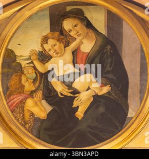 PISTOIA, ITALIE - 16 MARS 2025 : la peinture de la Vierge dans l'église Chiesa di San Giovanni Fuorcivitas par l'école de Sandro Boticelli Banque D'Images