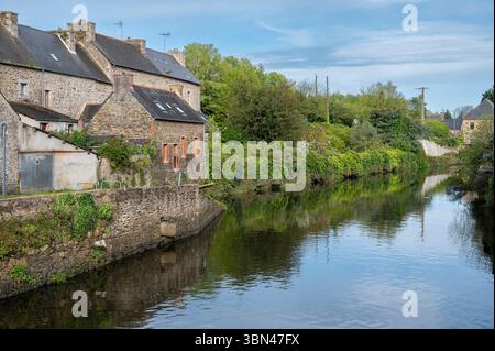 France, Bretagne, côtes d'Armor, Tregor, la Roche-Derrien (commune de la Roche-Jaudy). Maisons sur les rives de la Jaudy (rivière côtière ou ria) Banque D'Images