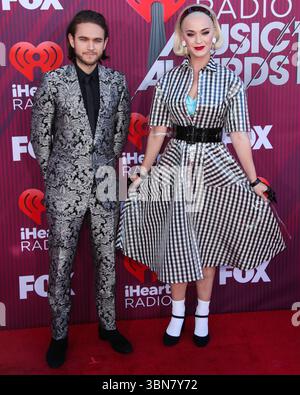 (FILE) Katy Perry et Orlando Bloom se sont séparés après près de 10 ans ensemble. LOS ANGELES, CALIFORNIE, États-Unis - 14 MARS : Zedd (Anton Zaslavski) et la chanteuse américaine, auteur-compositeur et personnalité de la télévision Katy Perry portant une robe Paskal, des gants Majesty Black, des boucles d'oreilles Vintage et des chaussures des collections Katy Perry arrivent aux iHeartRadio Music Awards 2019 qui se tiennent au Microsoft Theater at L.A. Live le 14 mars 2019 à Los Angeles, Californie, États-Unis. (Photo de Xavier Collin/image Press Agency) Banque D'Images