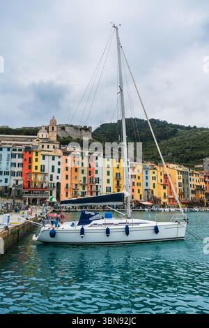 Port et remblai de la ville de Porto Venere. Baie des poètes. Banque D'Images