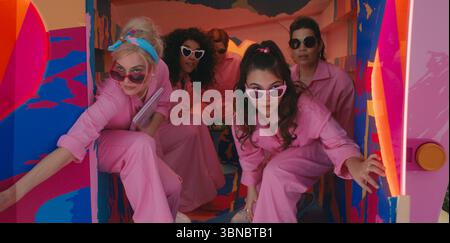 Barbie (2023)MARGOT ROBBIE : Barbie, ALEXANDRA SHIPP : Barbie, MICHAEL CERA : Allan, ARIANA GREENBLATT : Sasha AMERICA FERRERA : Gloria *fil Banque D'Images