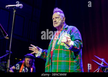 Warrington, Royaume-Uni. 01 juillet 2025. John Lydon (anciennement Johnny Rotten) de public image Ltd (PIL) se produit sur scène lors de leur tournée This Is Not the Last Tour au Parr Hall. Crédit : SOPA images Limited/Alamy Live News Banque D'Images