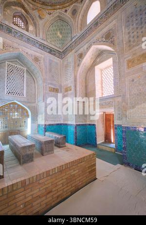 Tombe, tombe, mausolée du complexe. Au complexe de la mosquée Kok Gumbaz à Shahrisabz, Ouzbékistan. Banque D'Images