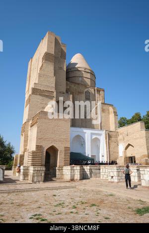 Façade de la ruine. Au mausolée Dor US-Siyodat, où les fils de Timur, Umarshaykh et Jakhongir, sont enterrés. À Shahrisabz, Ouzbékistan. Banque D'Images