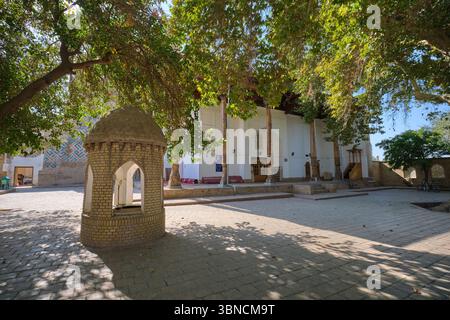 Cour principale. Au mausolée Dor US-Siyodat, où les fils de Timur, Umarshaykh et Jakhongir, sont enterrés. À Shahrisabz, Ouzbékistan. Banque D'Images
