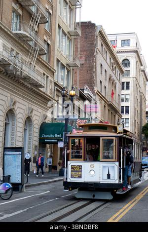 San Francisco, États-Unis d'Amérique - 26 septembre 2024 : tramway dans les rues de San Francisco aux États-Unis Banque D'Images