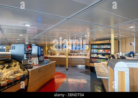 Mme Chi-Cheemaun Ferry Interior Cafeteria Restaurant Owen Sound Transportation Company Tobermory, Ontario, Canada photo stock Banque D'Images