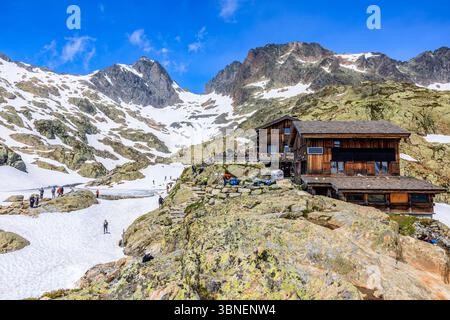Lac Blanc et refuge du Lac Blanc, Chamonix, haute-Savoie, France Banque D'Images