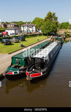 Bateaux étroits sur le canal de Llangollen, près de Wrexham, Clwyd, pays de Galles Banque D'Images
