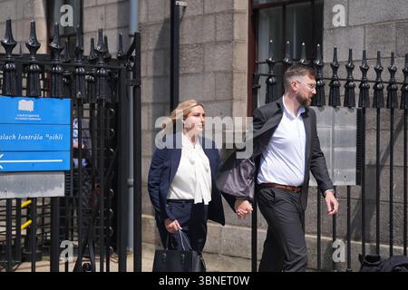 Nikita Hand, également connue sous le nom de Nikita ni Laimhin, quitte la Cour d'appel de Dublin où Conor McGregor fait appel d'une décision dans une affaire civile dans laquelle une femme l'a accusé de l'avoir violée. Date de la photo : mercredi 2 juillet 2025. Banque D'Images