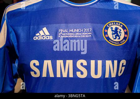 Maillot Didier Drogba Chelsea 2000-01 Domicile, Signé Avec Certificat Icons, Taille M