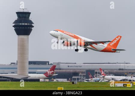 EasyJet Airbus a320 à l'aéroport international de Manchester Banque D'Images