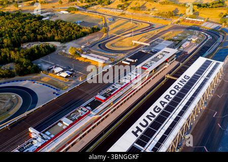 Nouvelles photos sur le Hungaroring. Il s'agit du circuit officiel hongrois de F1. Thème principal nouveau bâtiment Padock et tribune qui sont construits en 2025 Banque D'Images