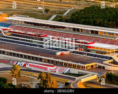 Nouvelles photos sur le Hungaroring. Il s'agit du circuit officiel hongrois de F1. Thème principal nouveau bâtiment Padock et tribune qui sont construits en 2025 Banque D'Images