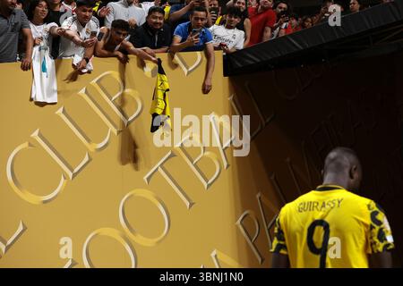 Atlanta, États-Unis. 1er juillet 2025. Les fans appellent Serhou Guirassy du Borussia Dortmund alors qu'il quitte le terrain de jeu après le coup de sifflet final du match de la Coupe du monde des clubs Borussia Dortmund vs CF Monterrey au Mercedes Benz Stadium d'Atlanta. Le crédit photo devrait se lire : Jonathan Moscrop/Sportimage crédit : Sportimage Ltd/Alamy Live News Banque D'Images