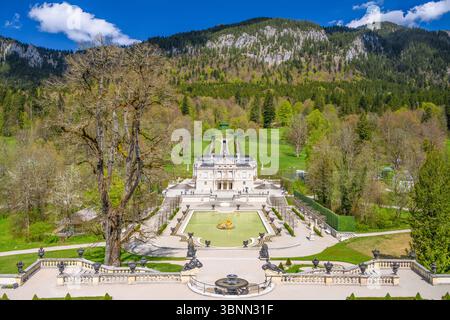 Allemagne, Bavière, Ammergau, Ettal, district of Linderhof, parc du château avec château Linderhof Banque D'Images