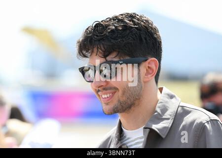 ROYAUME-UNI. 03 juillet 2025. Le Français Esteban Ocon et Haas Ferrari arrivent pour le Grand Prix de Grande-Bretagne de formule 1 Qatar Airways sur le circuit de Silverstone à Towcester, en Angleterre, le 3 juillet 2024. (Photo par Jon Hobley | mi News/NurPhoto) crédit : NurPhoto SRL/Alamy Live News Banque D'Images
