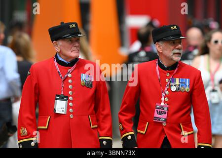ROYAUME-UNI. 03 juillet 2025. Les retraités de Chelsea sont dans le paddock lors du Grand Prix de Grande-Bretagne de formule 1 Qatar Airways sur le circuit de Silverstone à Towcester, en Angleterre, le 3 juillet 2024. (Photo par Jon Hobley | mi News/NurPhoto) crédit : NurPhoto SRL/Alamy Live News Banque D'Images
