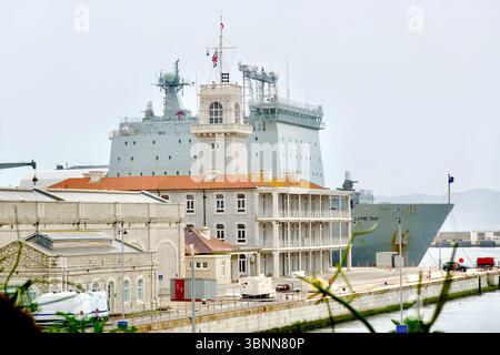 Navire de débarquement auxiliaire de classe Bay Royal Fleet Auxiliary Lyme Bay amarré dans la base de la Royal Navy Gibraltar territoire britannique d'outre-mer Europe Banque D'Images