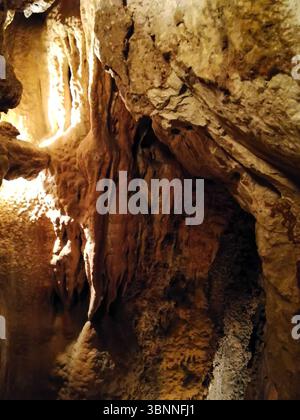 Grottes au Portugal, authentiques cathédrales souterraines Banque D'Images