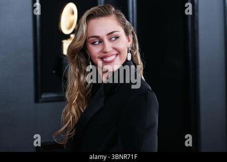 (FILE) Miley Cyrus recevra une étoile sur le Hollywood Walk of Fame en 2026. Miley Cyrus fait partie des 35 lauréats annoncés le mercredi 2 juillet 2025 par Eugenio Derbez et Richard Blade. LOS ANGELES, CALIFORNIE, États-Unis - 10 FÉVRIER : la chanteuse, compositrice et actrice américaine Miley Cyrus portant une tenue Mugler et des bijoux Loree Rodkin arrive à la 61e cérémonie annuelle des GRAMMY Awards qui se tient au Staples Center le 10 février 2019 à Los Angeles, Californie, États-Unis. (Photo de Xavier Collin/image Press Agency) Banque D'Images