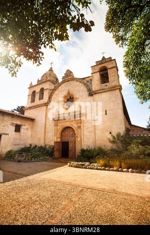 La Carmel Mission Basilica, la mission de San Carlos Borromeo, fondée en 1770 par Junipero Serra, Carmel-by-the-Sea, Californie, États-Unis. Banque D'Images