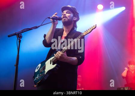 Gaz Coombes de Supergrass jouant en concert à Tonsberg, Norvège, le 3 juillet 2025 Banque D'Images
